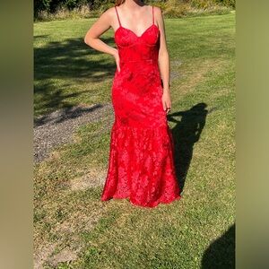 Red floor length dress from Lulu’s. Never worn, tags still on.